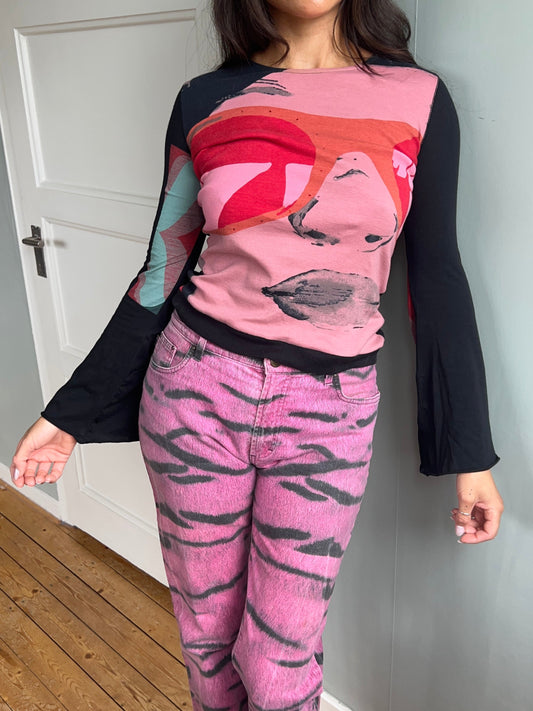 Face Print Flare Sleeve Top